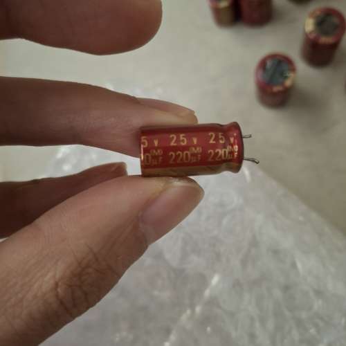 已停產 Elna Cerafine 電容