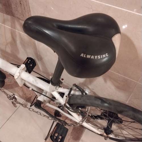 B-TWIN tilt 120 成人單車一部 ，20吋，6 速，可摺。