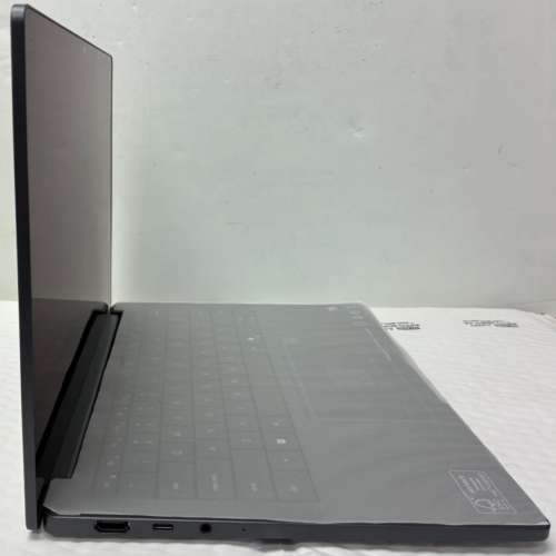 Dell Pro 14 Premium PA14250 Ultra 7 32GB - OLED Tandem Gorilla Glass Touch - War