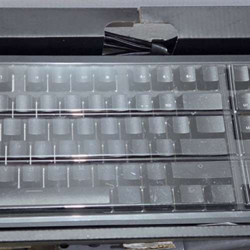 Tecware Spectre Pro 全尺寸 RGB 機械鍵盤