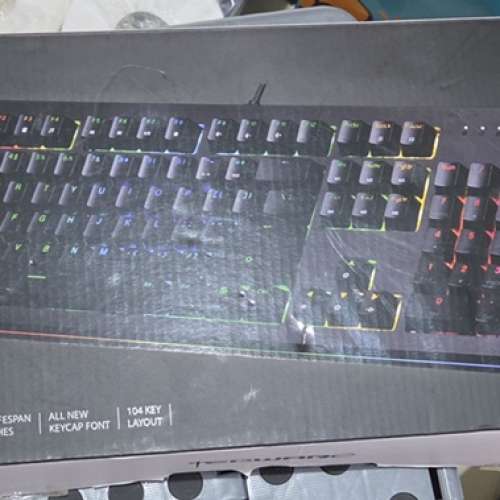 Tecware Spectre Pro 全尺寸 RGB 機械鍵盤