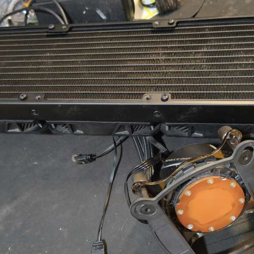 ROG Strix LC 360 RGB一體式水冷式CPU散熱器
