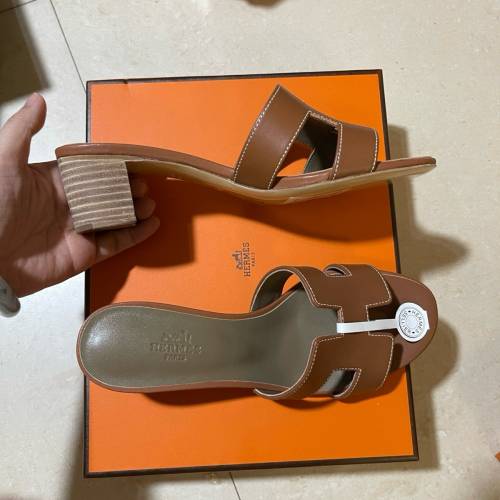 Hermes 粗跟高跟拖鞋
