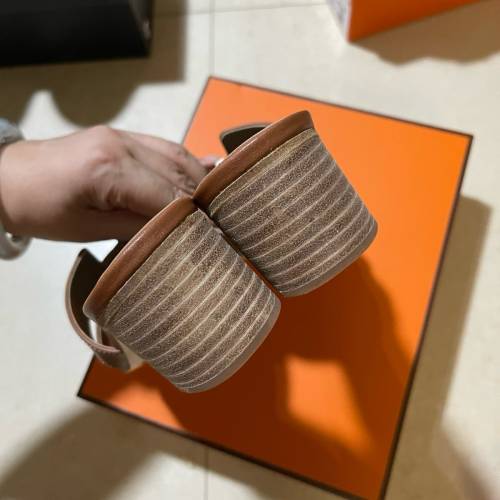 Hermes 粗跟高跟拖鞋