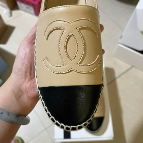 Chanel杏色渔夫鞋