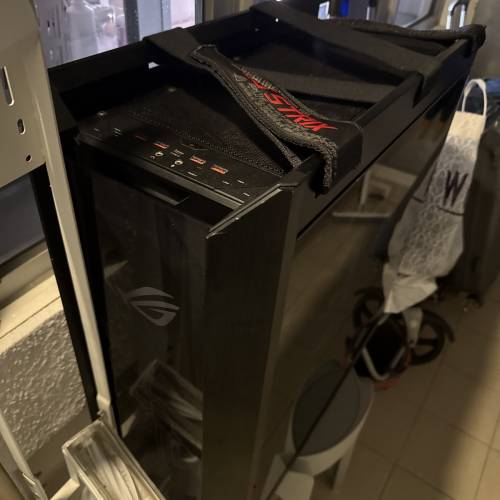 rog太陽神機箱外觀新淨