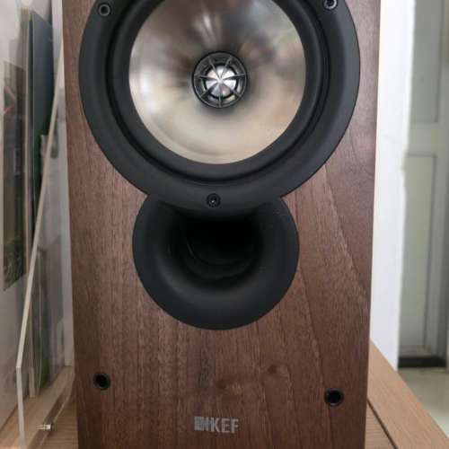Kef IQ10