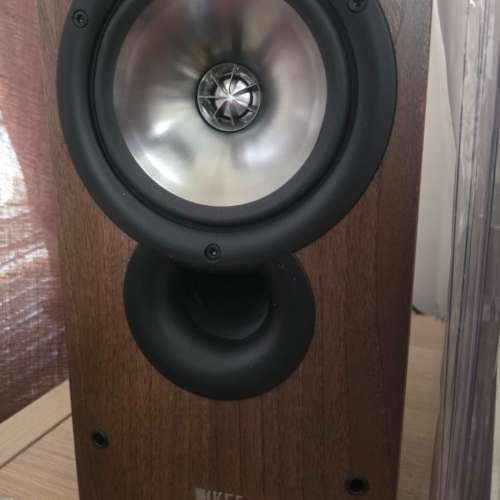Kef IQ10
