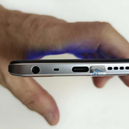 Realme Q3 8/128G 國行版，有Google Play  可加TF
