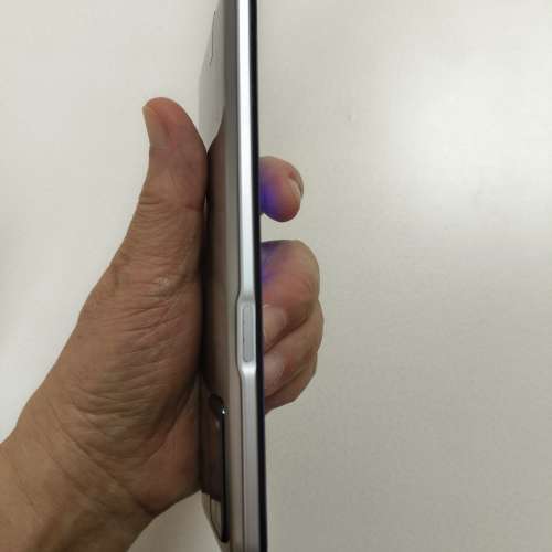 Realme Q3 8/128G 國行版，有Google Play  可加TF