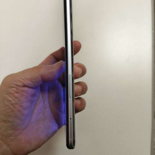 Realme Q3 8/128G 國行版，有Google Play  可加TF