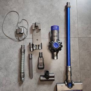 Dyson V6 無綫吸塵機一套 $480-$550