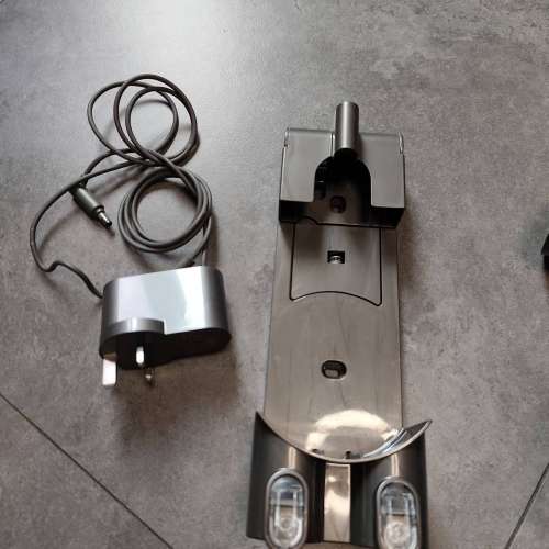 Dyson V6 無綫吸塵機一套 $480-$550