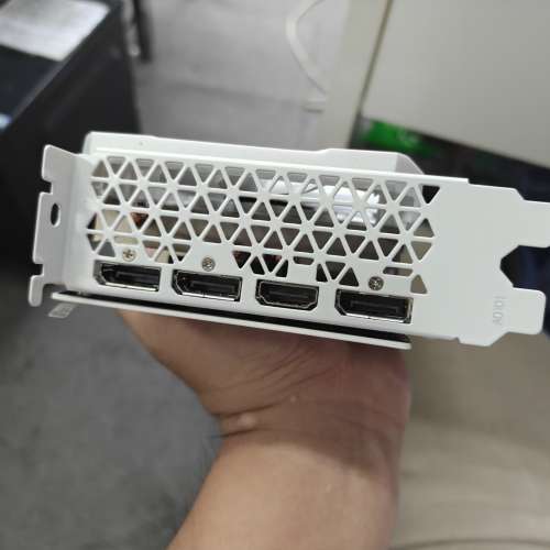 RX 6700xt 12gb 白色