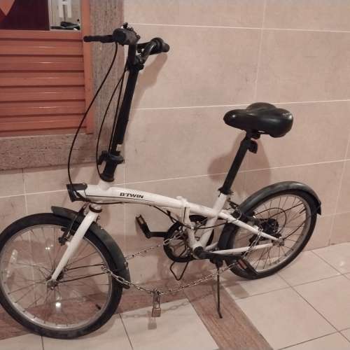 B-TWIN tilt 120 成人單車一部 ，20吋，6 速，可摺。
