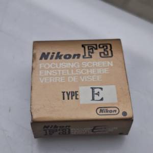 Nikon F3 相機的 E 型對焦屏（Focusing Screen），包含原始包裝盒。E 型對焦屏通常...