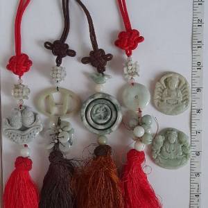 清理舊存貨出售。A玉掛件每件130如照片。兩件起價可議，歡迎出價。no.3.8.26