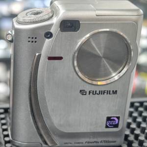Fujifilm 富士 CCD FinePix 4700Z  包 記憶卡 讀卡器 可充電電池 極新