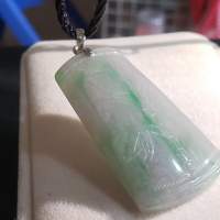 金絲種紫底翡翠