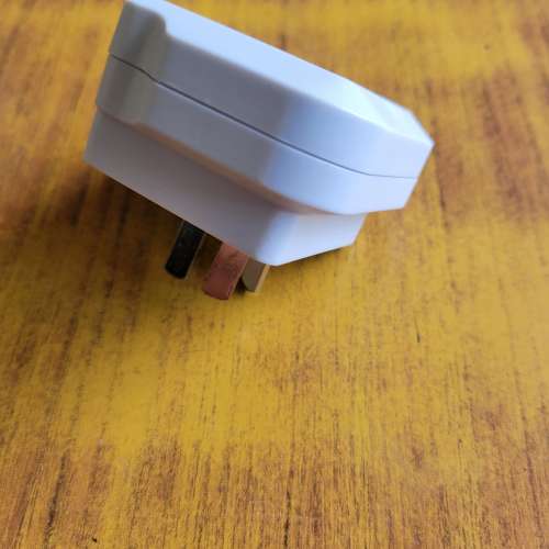 全新外國用旅行電插頭