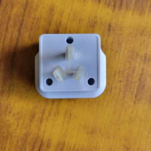 全新外國用旅行電插頭