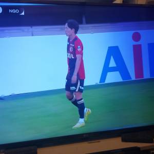 LG 樂金 43吋 4K UHD 智能電視 43UK6200PCA 遙控及底腳齊. 畫面有3條幼線, 影唔到...