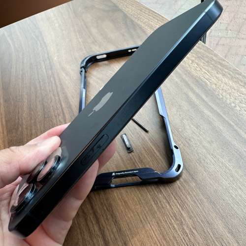 iPhone 15pro max512gb,港行雙卡極新，藍色鈦金屬，電池健康度84，冇修冇拆，所有原...