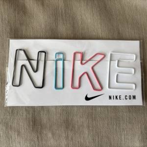 Nike 字樣 文具萬字夾