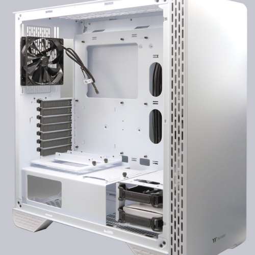 約九成新 Thernaltake S300 強化玻璃中直立式機殼 (雪白版)