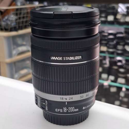 CANON EF-S 18-200MM F3.5-5.6 IS +72MM MC UV FILTER LIKE NEW