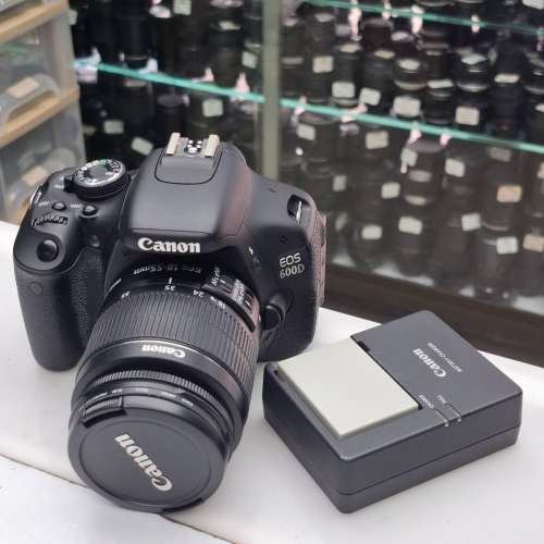 CANON EOS 600D + EF-S 18-55MM F3.5-5.6 IS II 95% NEW 一义二電