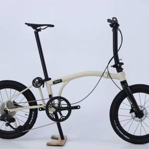 2026 Mint Discover 11速電變 桶軸油剎 20吋碳叉鉻鉬鋼折叠車 ( 三折叠小布 國布 )