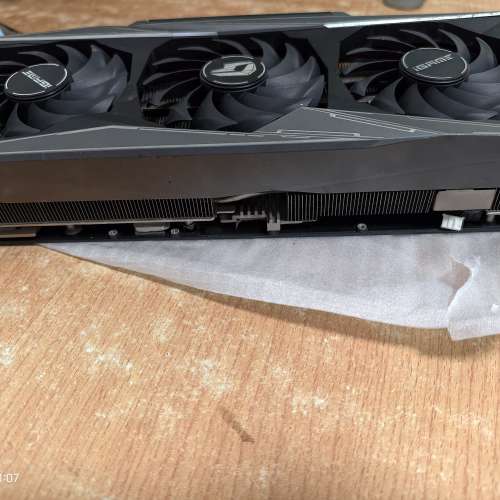 七彩虹RTX3080 散熱器，有帶屏幕