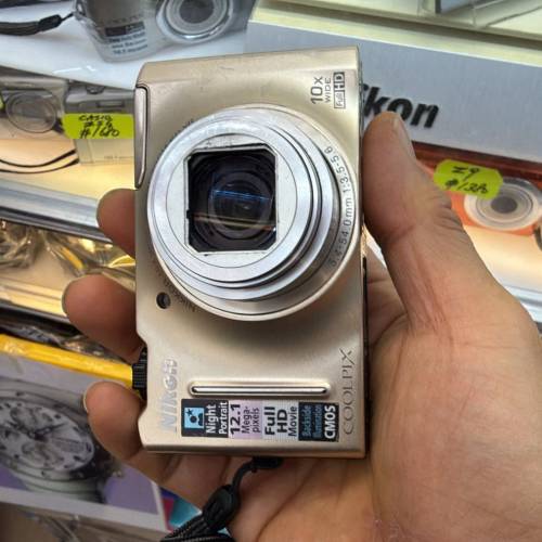 95%新Nikon S8100 Gold Tone Superlative Digital Camera