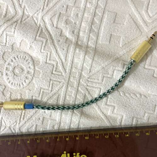 高分析力，音效立體通！靚聲！發燒級！3.5mm插頭 對錄線 一條。