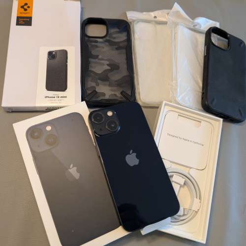 iPhone 13 mini 256G 連多個機套