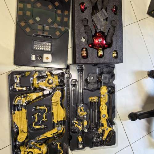 hottoys 1/4 ironman mark iv 4 suit-up gantry qs021 9成新