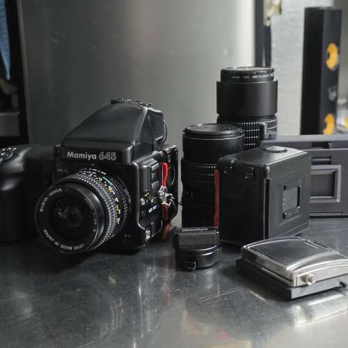 Mamiya 645 Pro TL, 3 lenses, motorized grip, 2 120film back and accessories