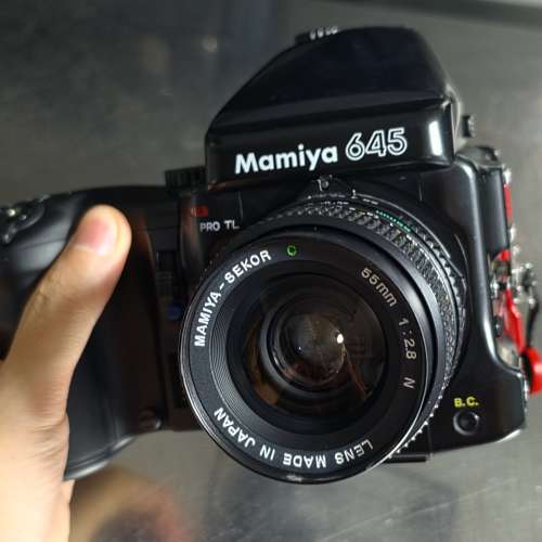 Mamiya 645 Pro TL, 3 lenses, motorized grip, 2 120film back and accessories