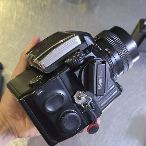 Mamiya 645 Pro TL, 3 lenses, motorized grip, 2 120film back and accessories