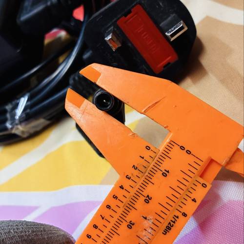 火牛 變壓器 19v 3.42a 及24v 2.5a .