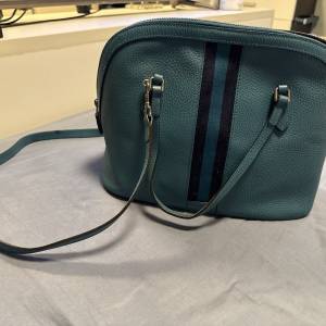 真品Gucci 湖水藍真皮斜孭袋