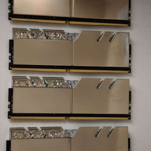 gskill 皇家戟 銀色 32gb.  2x8gb kit 4000c16