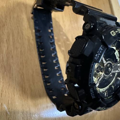 CASIO G-Shock GA-110GB-1A 黑金手錶