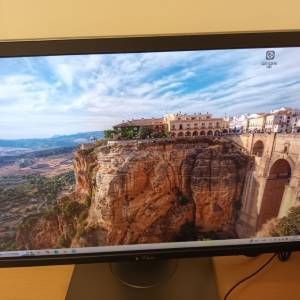 22"阔全高清（窄框边）ViewSonic 电脑显示屏幕