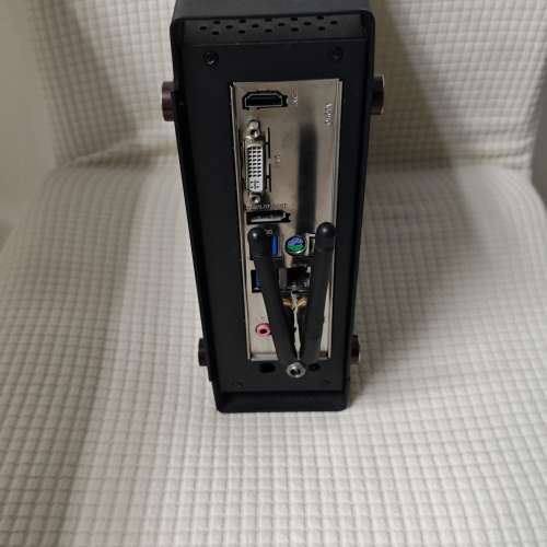 出售 ITX機箱 23x23cm  跟送電源