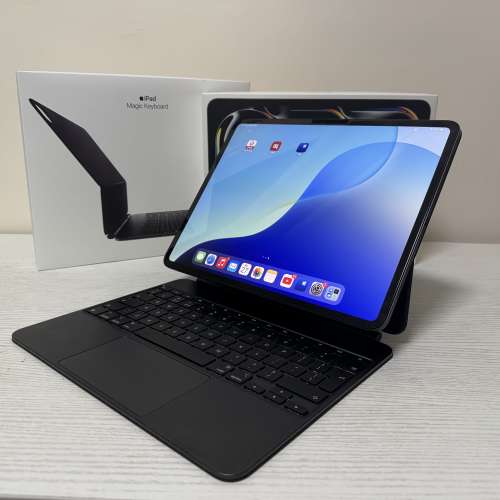 靚仔機港行iPad Pro 13吋 M4 1TB Wi‑Fi 全套連原廠妙控鍵盤