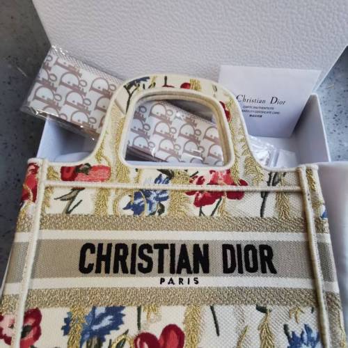 Dior 小手袋