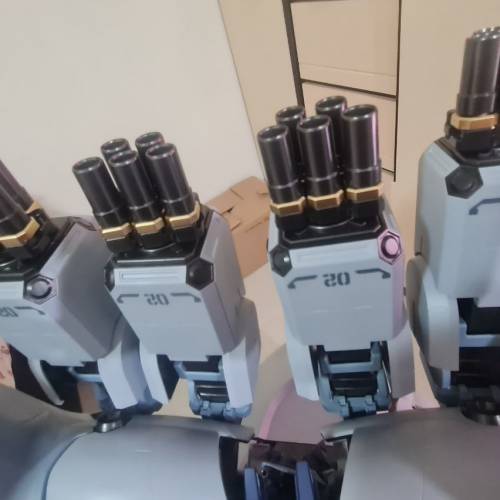 已砌上色1/144 新自護號 原石連特效光環