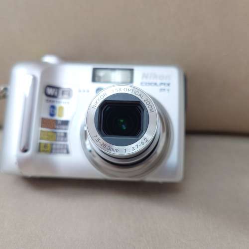Nikon Coolpix P1 新淨藝康銀色1/1.8"吋大 CCD相機 尼康數碼相機 Silver Travel CC...